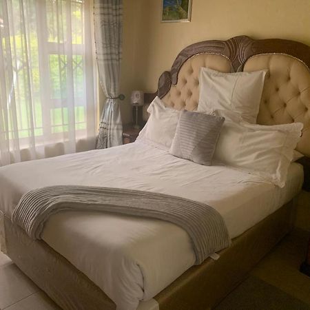 The Crown Inn Guest House Northwood エクステリア 写真